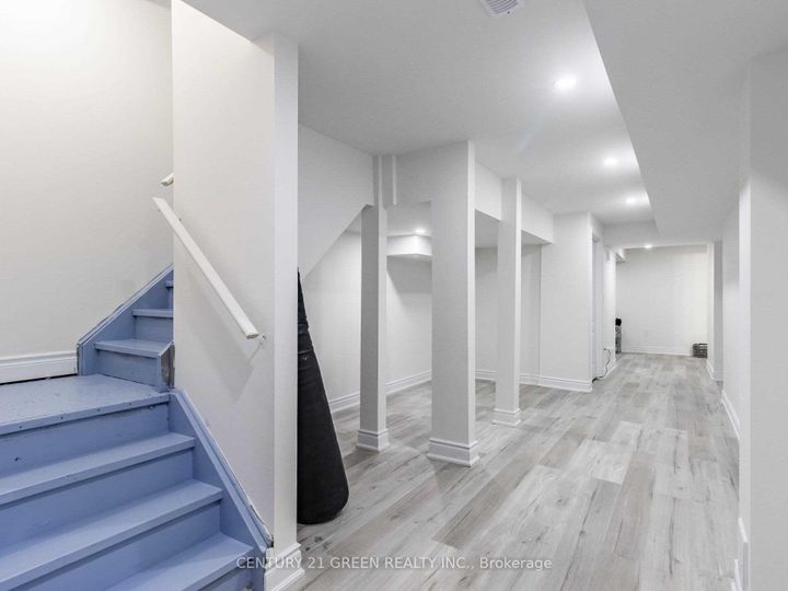 Photo 32 at 39 Argelia Crescent, Credit Valley, Brampton