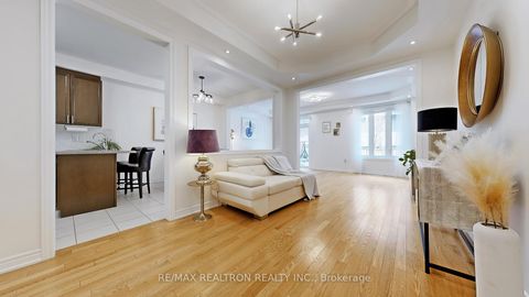 Photo 3 at 10 Gower Drive, Rural Aurora, Aurora