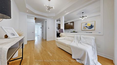 Photo 9 at 10 Gower Drive, Rural Aurora, Aurora