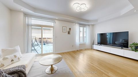 Photo 13 at 10 Gower Drive, Rural Aurora, Aurora