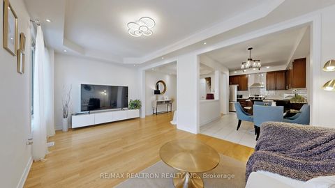 Photo 14 at 10 Gower Drive, Rural Aurora, Aurora