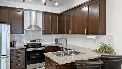 Photo 19 at 10 Gower Drive, Rural Aurora, Aurora