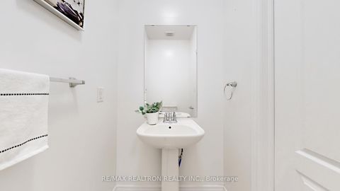 Photo 23 at 10 Gower Drive, Rural Aurora, Aurora