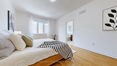 Photo 29 at 10 Gower Drive, Rural Aurora, Aurora