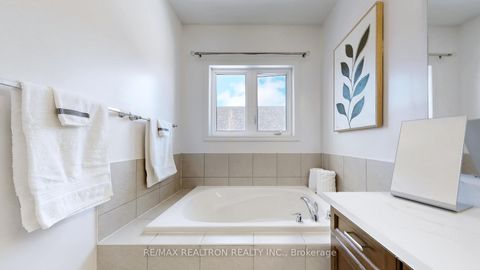 Photo 32 at 10 Gower Drive, Rural Aurora, Aurora