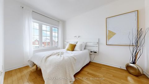 Photo 33 at 10 Gower Drive, Rural Aurora, Aurora