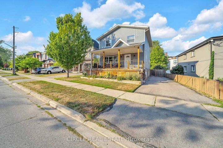 Photo 2 at 1043 Shaw Drive, Lakeview, Mississauga
