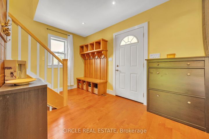 Photo 5 at 1043 Shaw Drive, Lakeview, Mississauga