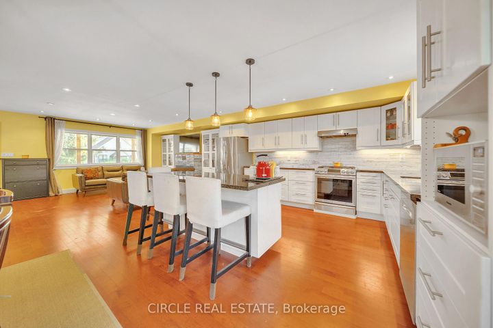 Photo 8 at 1043 Shaw Drive, Lakeview, Mississauga