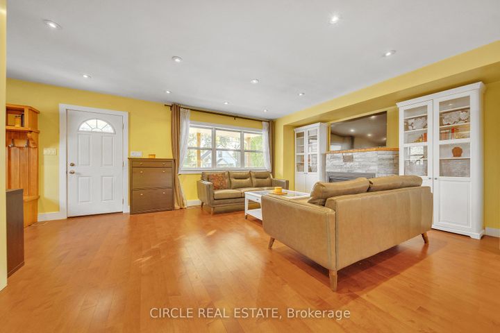 Photo 18 at 1043 Shaw Drive, Lakeview, Mississauga