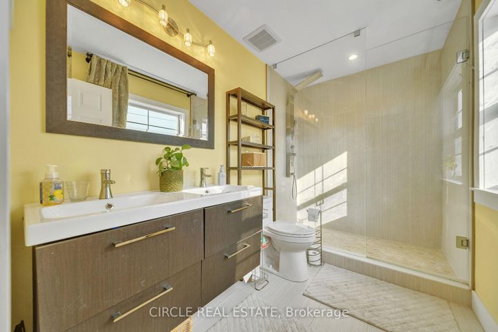 Photo 23 at 1043 Shaw Drive, Lakeview, Mississauga