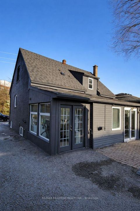 Photo 9 at 120 Pugsley Avenue, Crosby, Richmond Hill