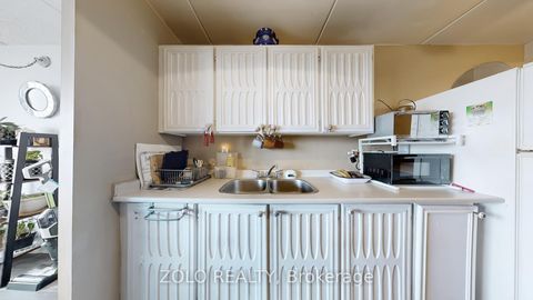 Photo 14 at 1015 - 2 Glamorgan Avenue, Dorset Park, Toronto