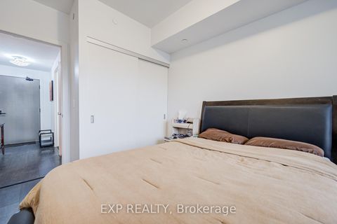 Photo 7 at 209 - 223 St Clair Avenue W, Casa Loma, Toronto