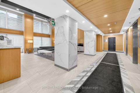 Photo 3 at 610 - 3590 Kaneff Crescent, Mississauga Valleys, Mississauga