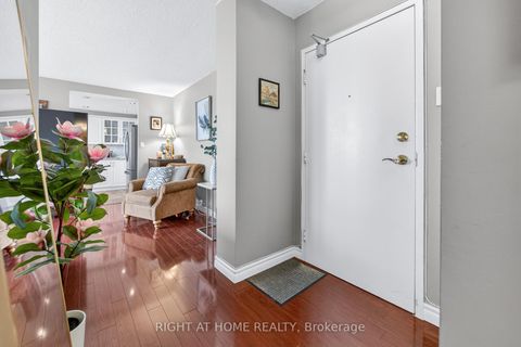 Photo 5 at 610 - 3590 Kaneff Crescent, Mississauga Valleys, Mississauga