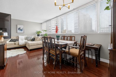 Photo 10 at 610 - 3590 Kaneff Crescent, Mississauga Valleys, Mississauga