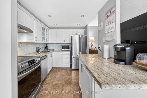 Photo 11 at 610 - 3590 Kaneff Crescent, Mississauga Valleys, Mississauga