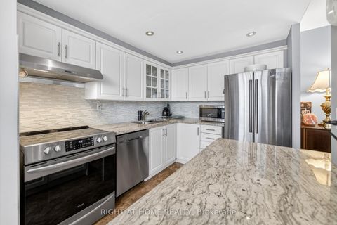 Photo 12 at 610 - 3590 Kaneff Crescent, Mississauga Valleys, Mississauga