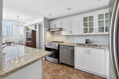 Photo 13 at 610 - 3590 Kaneff Crescent, Mississauga Valleys, Mississauga