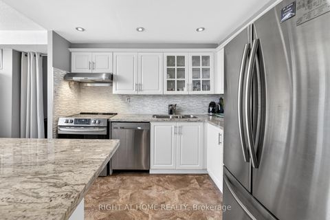 Photo 14 at 610 - 3590 Kaneff Crescent, Mississauga Valleys, Mississauga