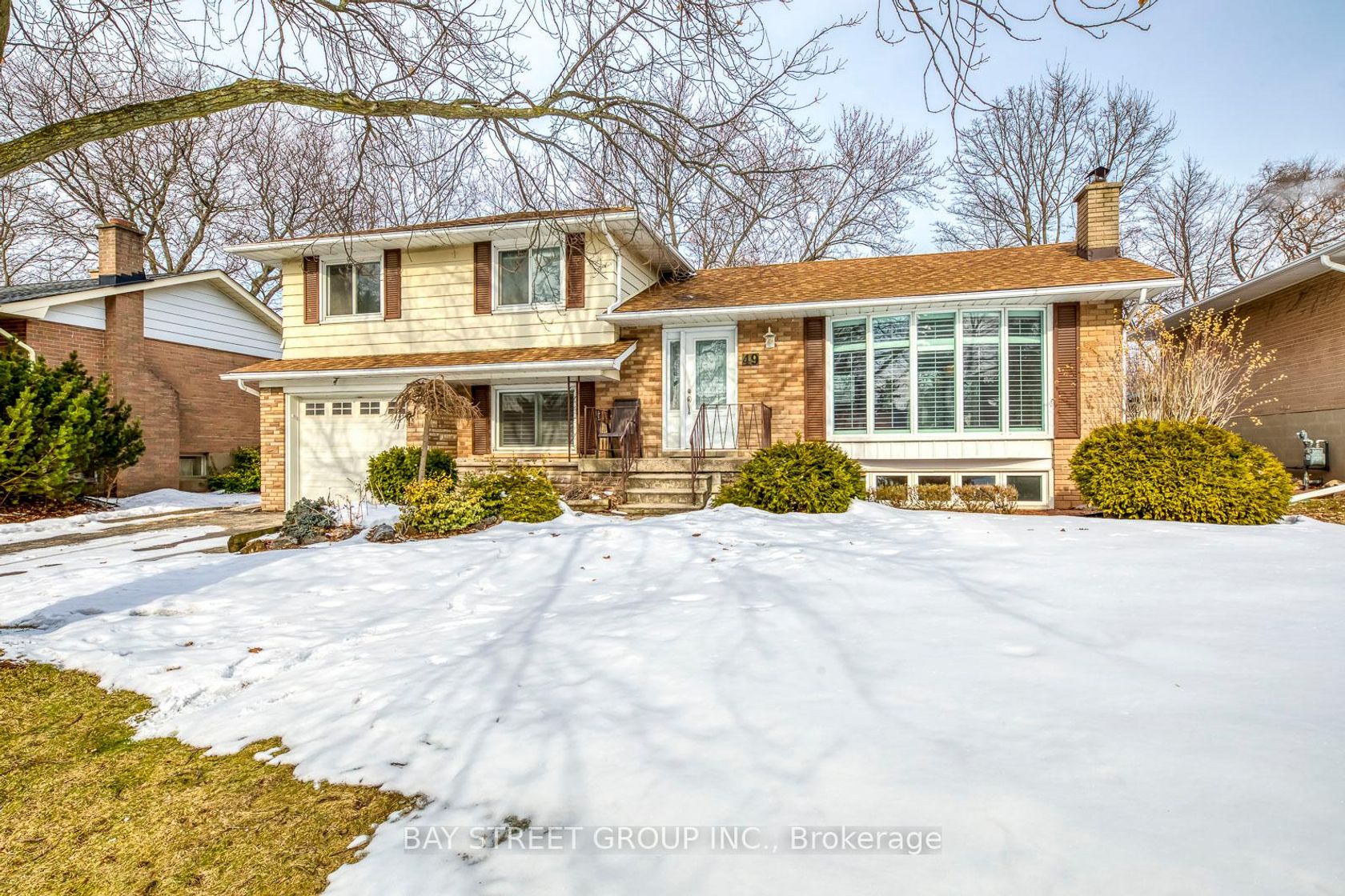 49 Rayne Avenue, CP College Park, Oakville by Loree Meneguzzi Real Estate 49 Rayne Avenue, CP College Park, Oakville