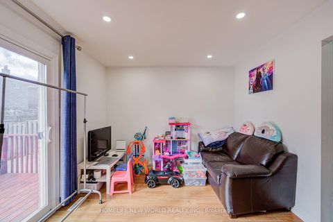 Photo 20 at 51 Whitley Castle Crescent, Agincourt North, Toronto