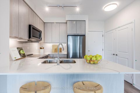 Photo 1 at 702 - 15 Watergarden Drive, Hurontario, Mississauga