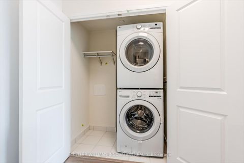 Photo 6 at 702 - 15 Watergarden Drive, Hurontario, Mississauga