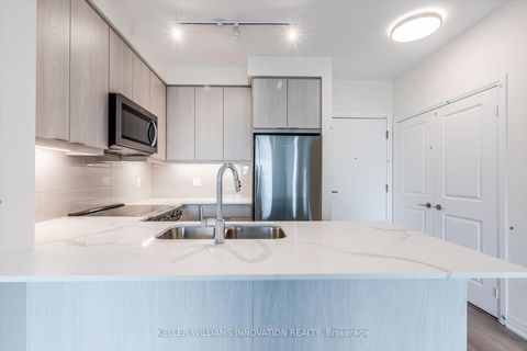 Photo 11 at 702 - 15 Watergarden Drive, Hurontario, Mississauga