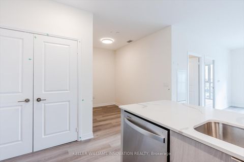 Photo 13 at 702 - 15 Watergarden Drive, Hurontario, Mississauga