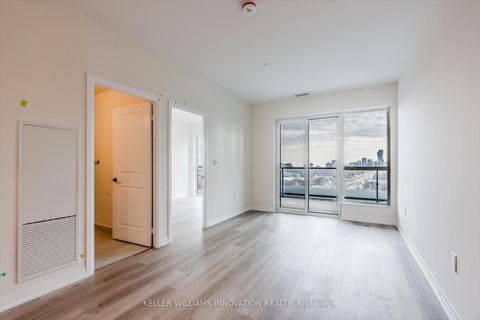 Photo 25 at 702 - 15 Watergarden Drive, Hurontario, Mississauga