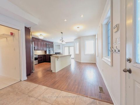 Photo 11 at 20 Holgate Street, Allandale, Barrie