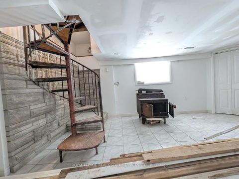 Photo 35 at 20 Holgate Street, Allandale, Barrie