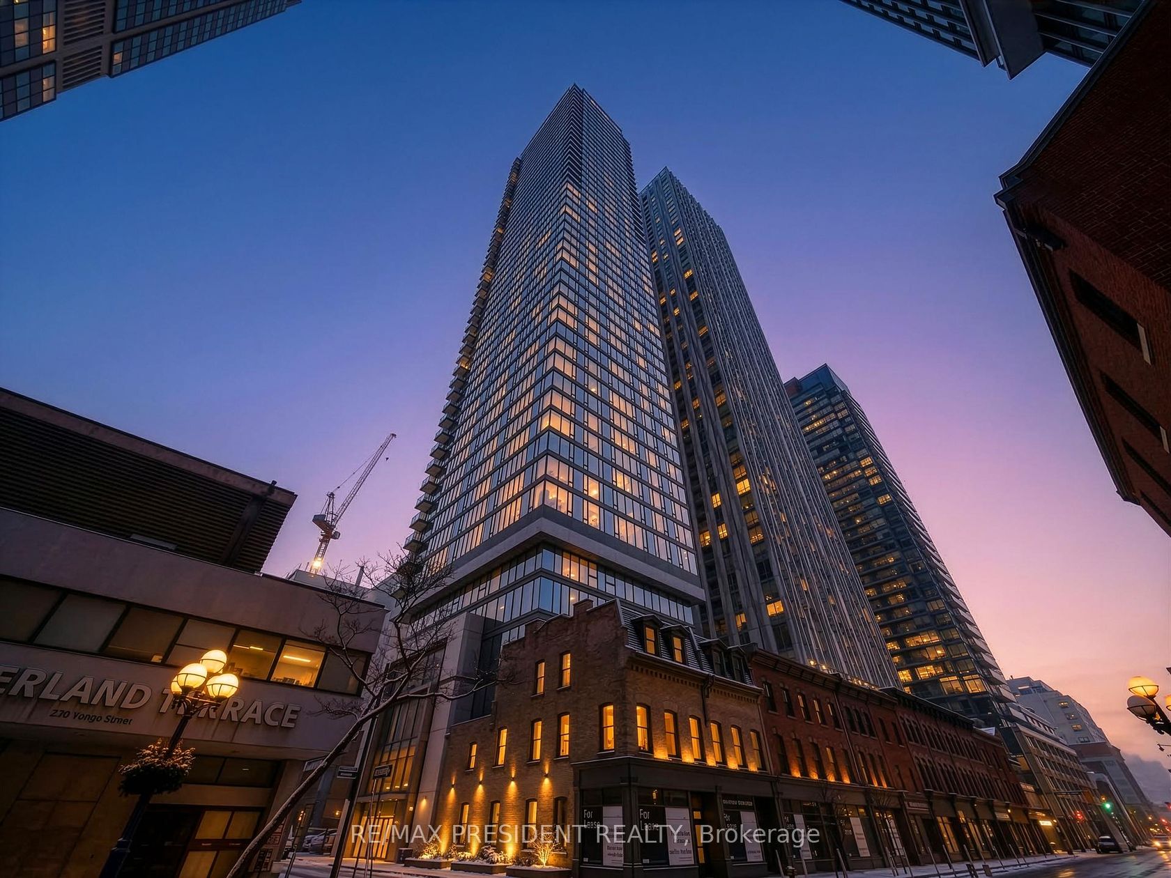 4202 - 8 Cumberland Street, Annex, Toronto by Loree Meneguzzi Real Estate 4202 - 8 Cumberland Street, Annex, Toronto