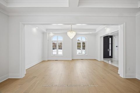 Photo 4 at 9 Lonergan Crescent, Steeles, Toronto