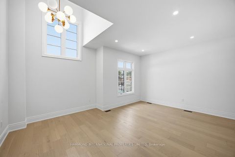 Photo 17 at 9 Lonergan Crescent, Steeles, Toronto