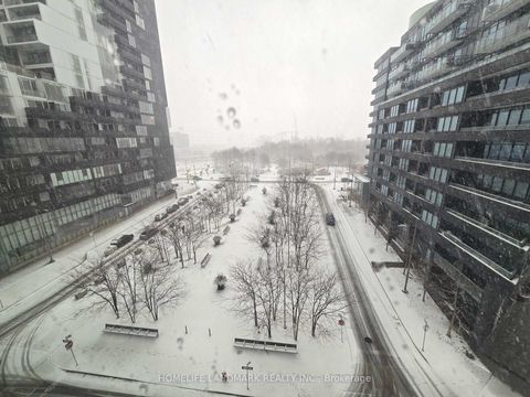 Photo 5 at #618 - 21 Lawren Harris Square, Waterfront Communities C8, Toronto