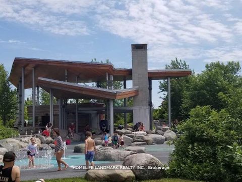 Photo 20 at #618 - 21 Lawren Harris Square, Waterfront Communities C8, Toronto