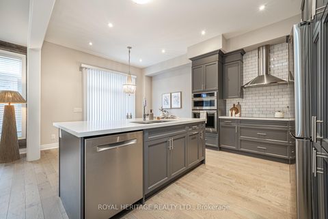 Photo 13 at 88 Brabin Circle, Rural Whitby, Whitby