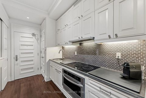 Photo 4 at 339 - 22 Leader Lane, Yonge Corridor, Toronto