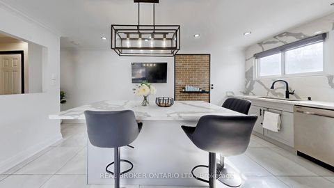 Photo 11 at 26 - 909 King Street W, Vanier, Oshawa