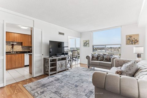 Photo 6 at 1001 - 40 Harding Boulevard W, North Richvale, Richmond Hill