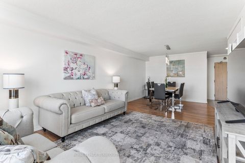 Photo 7 at 1001 - 40 Harding Boulevard W, North Richvale, Richmond Hill