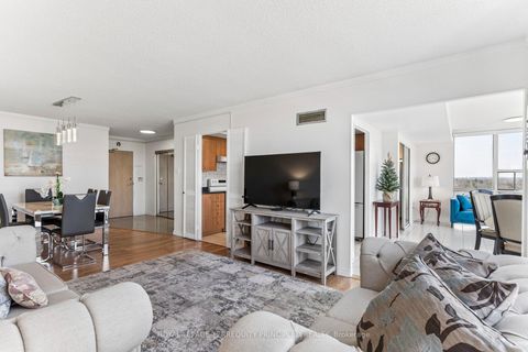 Photo 9 at 1001 - 40 Harding Boulevard W, North Richvale, Richmond Hill