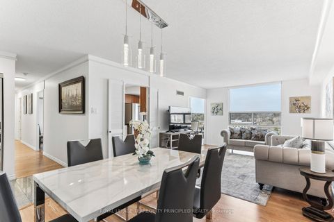 Photo 12 at 1001 - 40 Harding Boulevard W, North Richvale, Richmond Hill