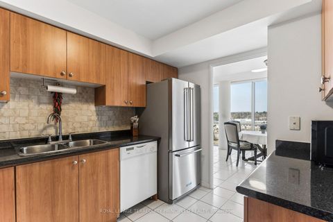 Photo 17 at 1001 - 40 Harding Boulevard W, North Richvale, Richmond Hill