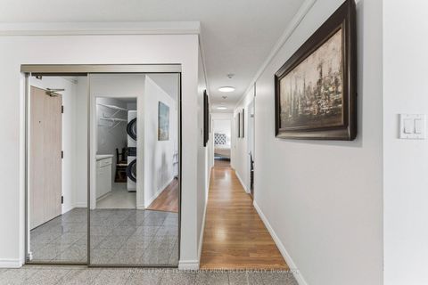 Photo 24 at 1001 - 40 Harding Boulevard W, North Richvale, Richmond Hill