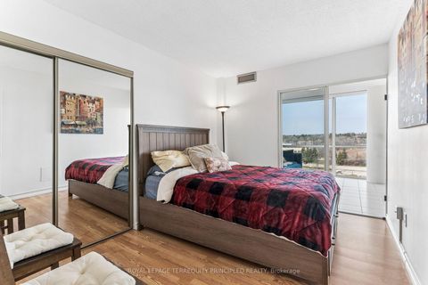 Photo 25 at 1001 - 40 Harding Boulevard W, North Richvale, Richmond Hill