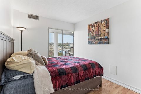 Photo 26 at 1001 - 40 Harding Boulevard W, North Richvale, Richmond Hill